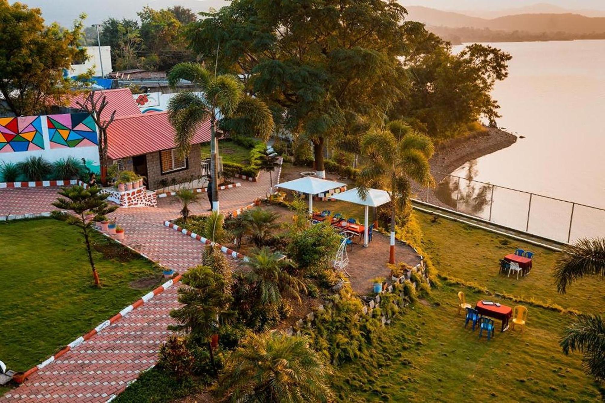 Sunshine Resort Pune Exterior photo