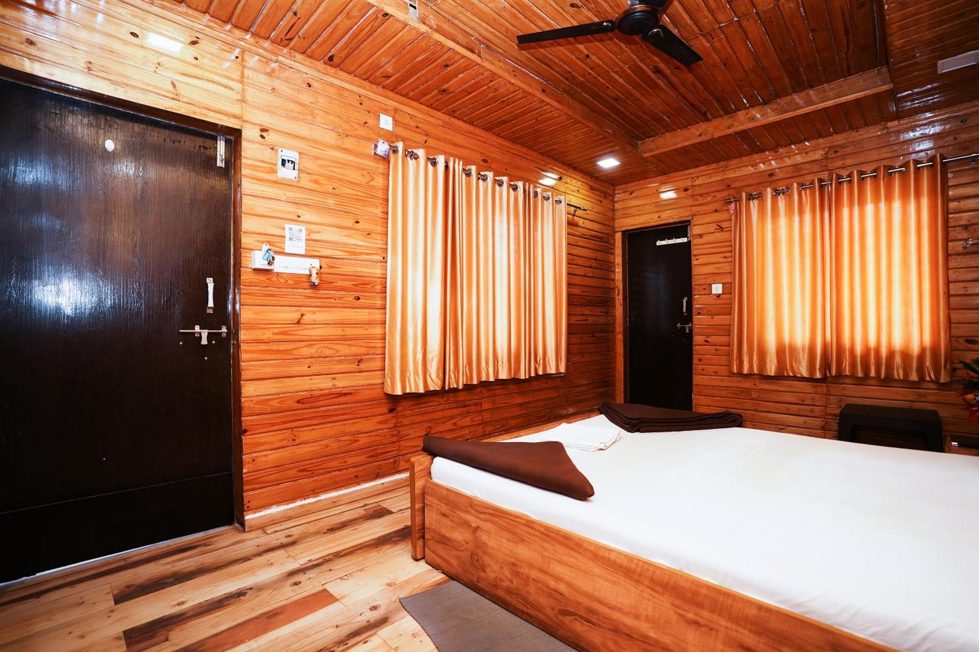 Sunshine Resort Pune Exterior photo