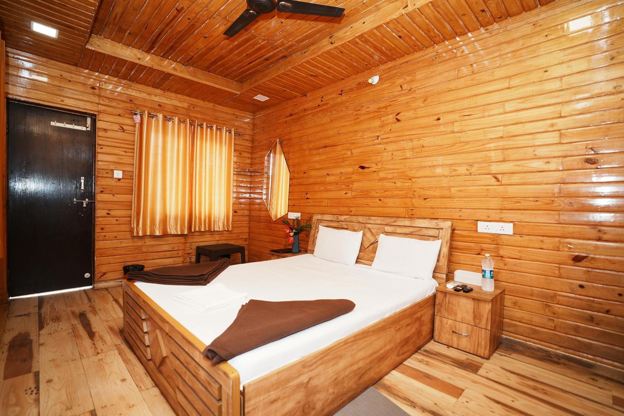 Sunshine Resort Pune Exterior photo